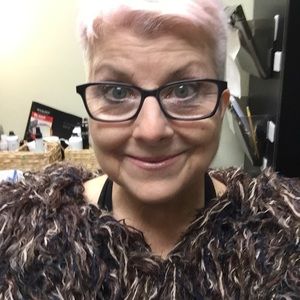 Meet your Posher, Sandra